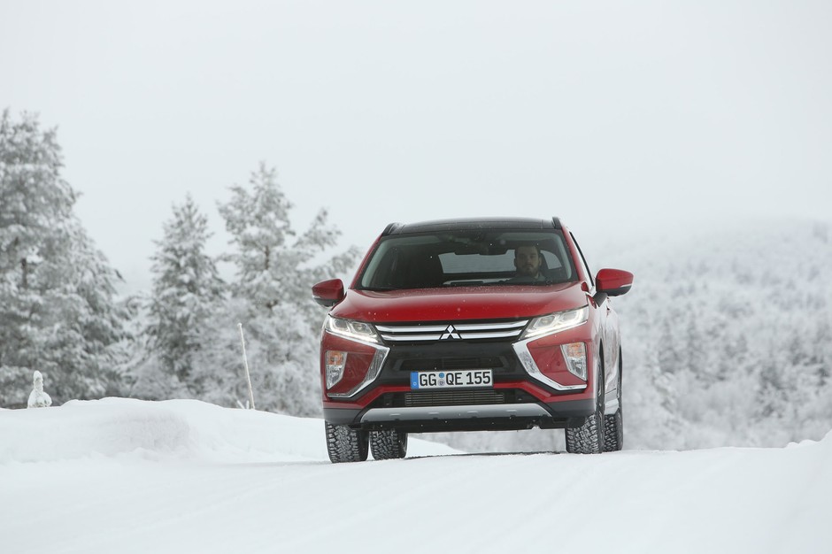 Mitsubishi Eclipse Cross - jak sobie radzi na lodzie?
