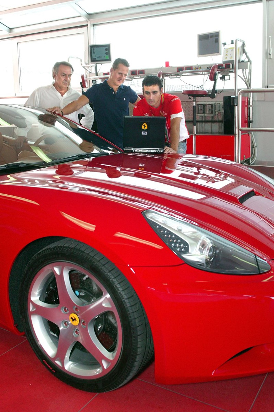 Ferrari California – Michael Schumacher pomaga przy testowaniu
