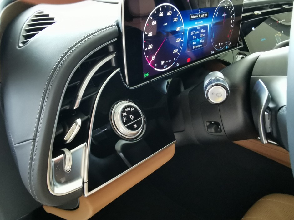 Mercedes E 300e
