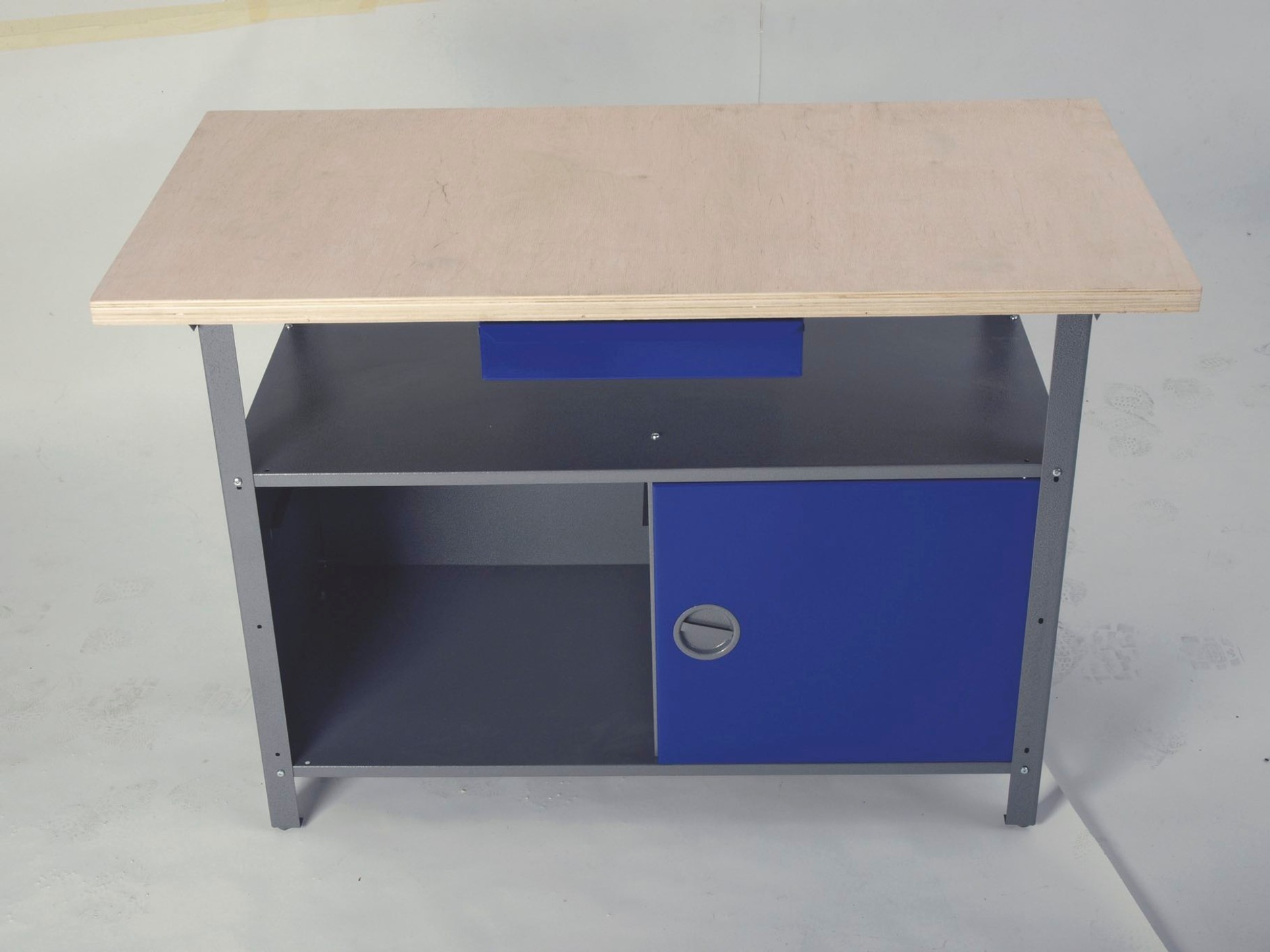 Przydatne narzędzia i sprzęty garażowe