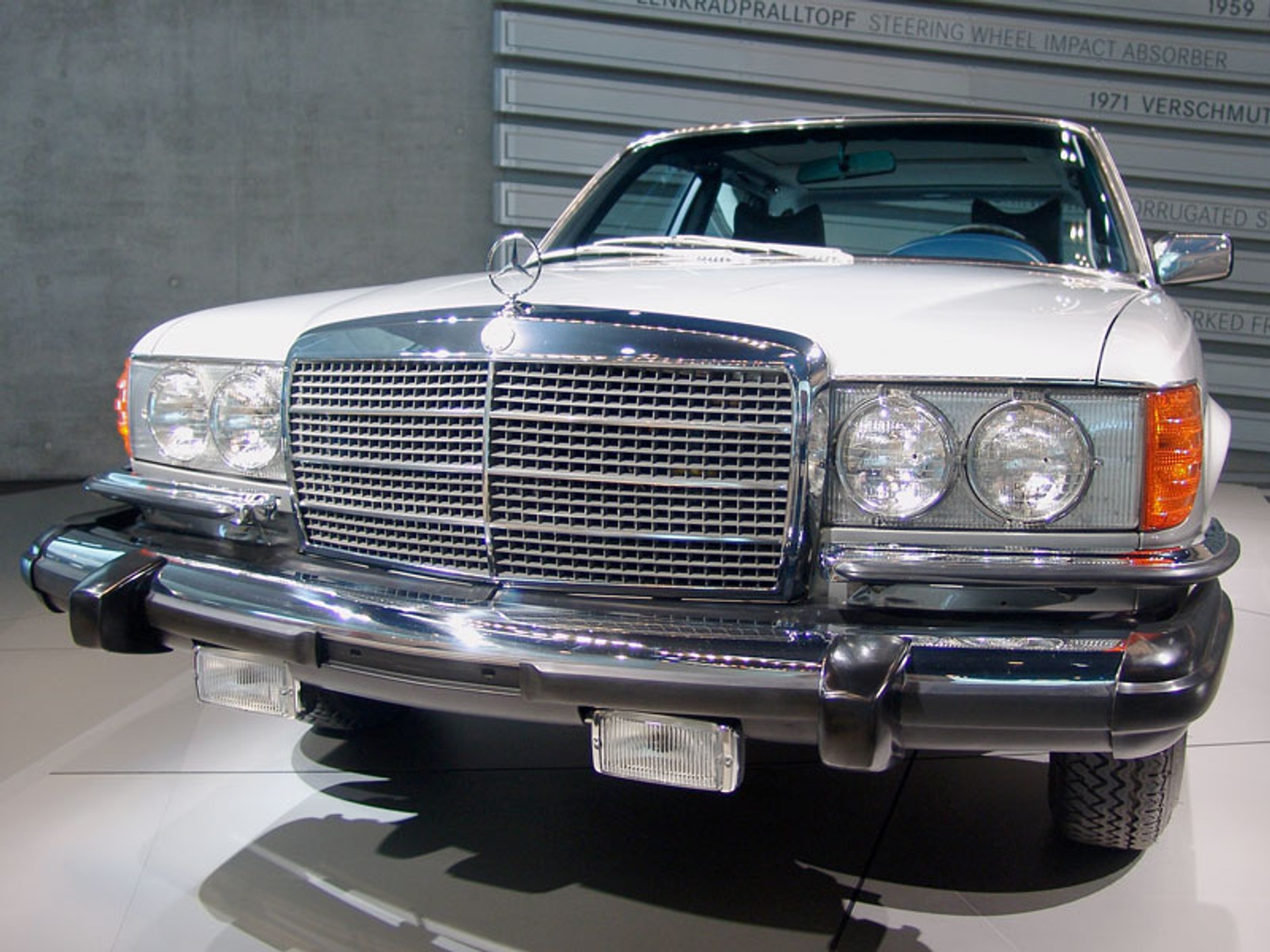 Mercedes-Benz Muzeum: 120 lat historii na 9 piętrach - 1. część (galeria)