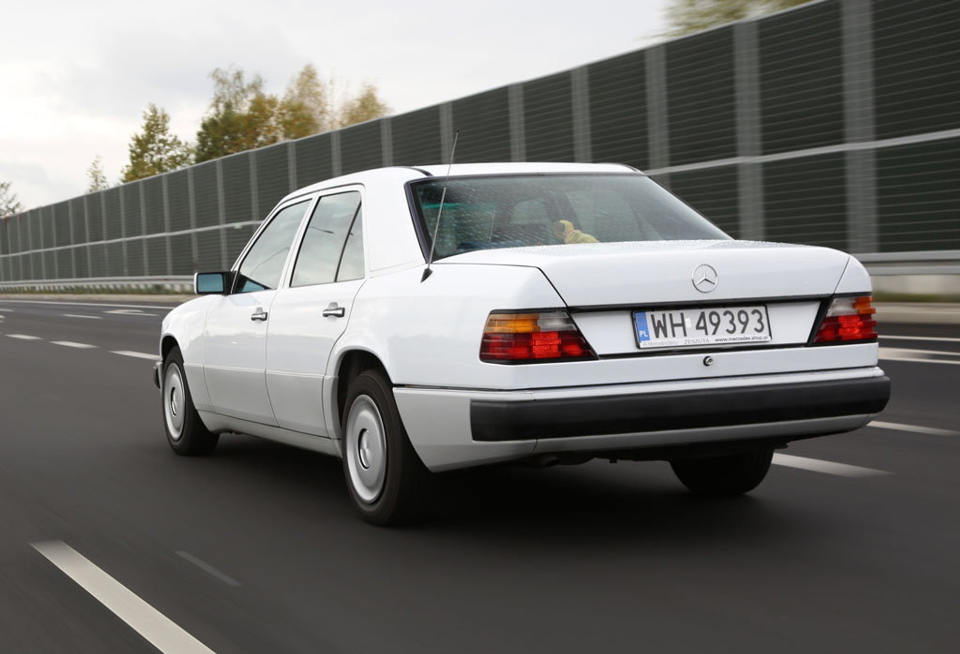 Mercedes W124 200D - powolny, ale niezawodny do bólu. 