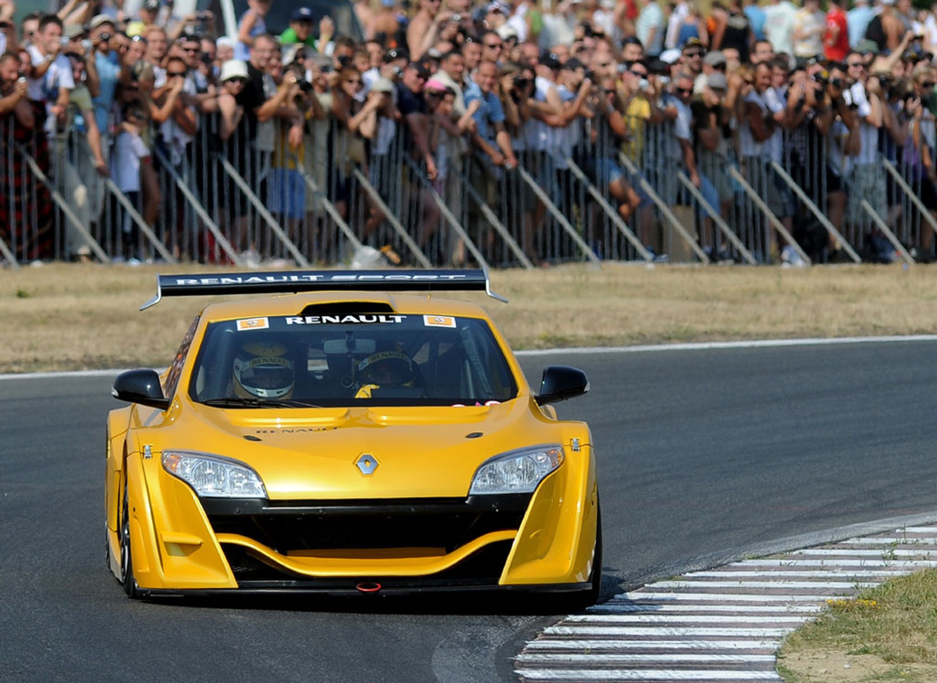N-Gine Renault F1 Team Show: Kubica szalał w Poznaniu