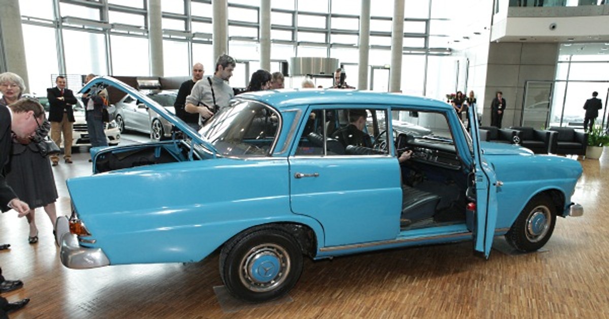 Mercedes-Benz W110 200 D