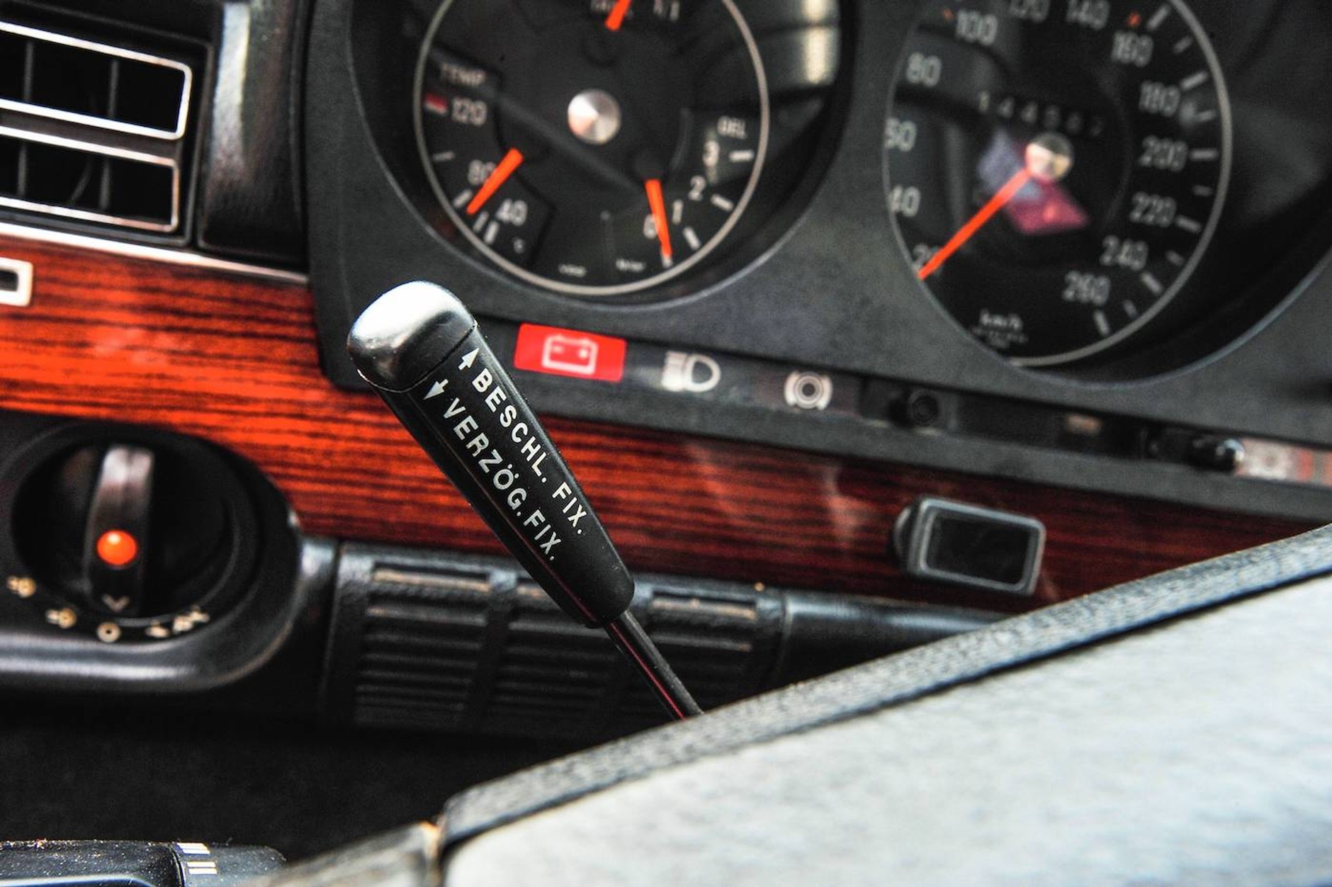 50 lat Mercedesa klasy S W116. Opcje wyposażeniowe