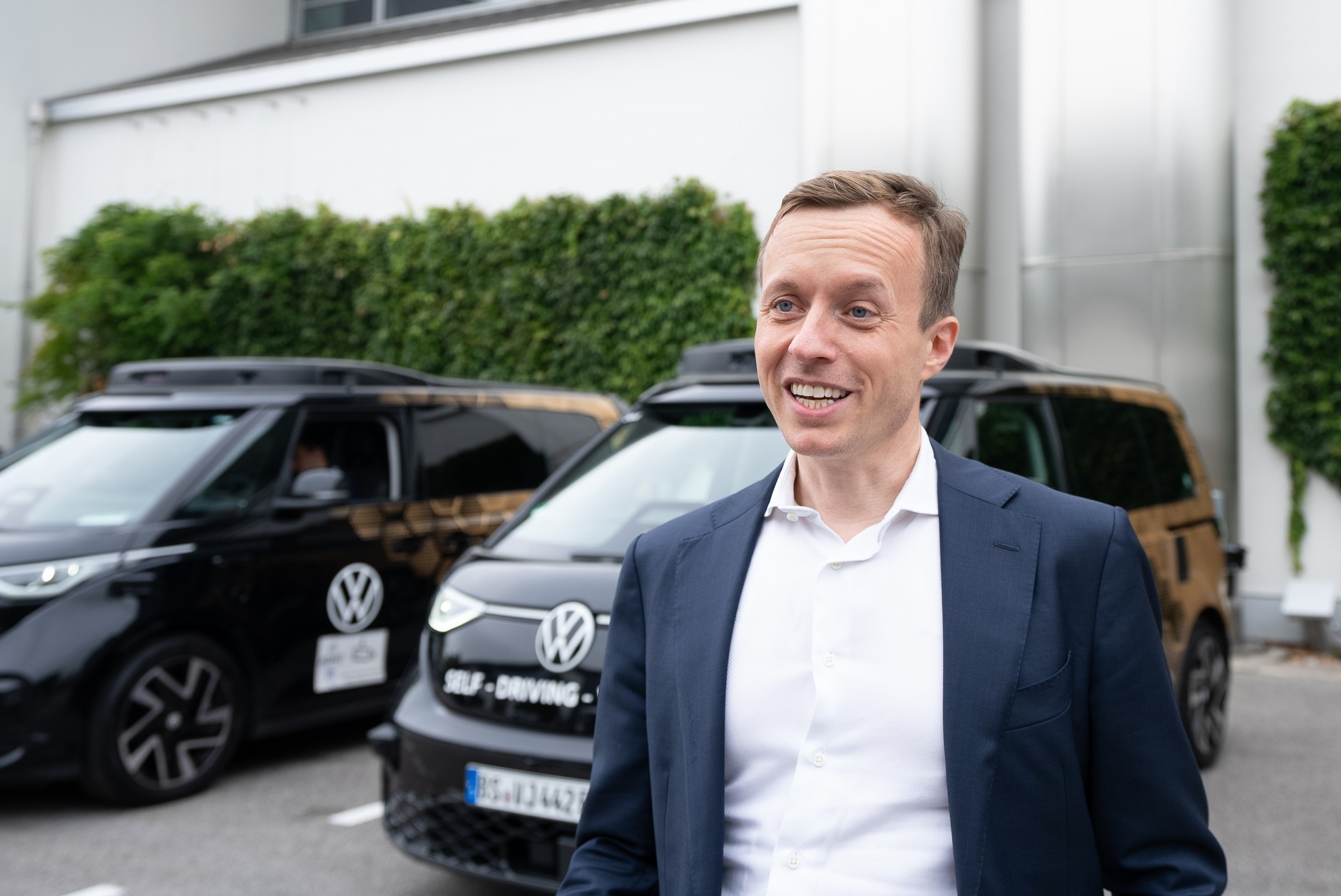 Sacha Meyer, CEO firmy MOIA jest przekonany, Autonomiczny Volkswagen ID. Buzz nie odbierze pracy kierowcom.