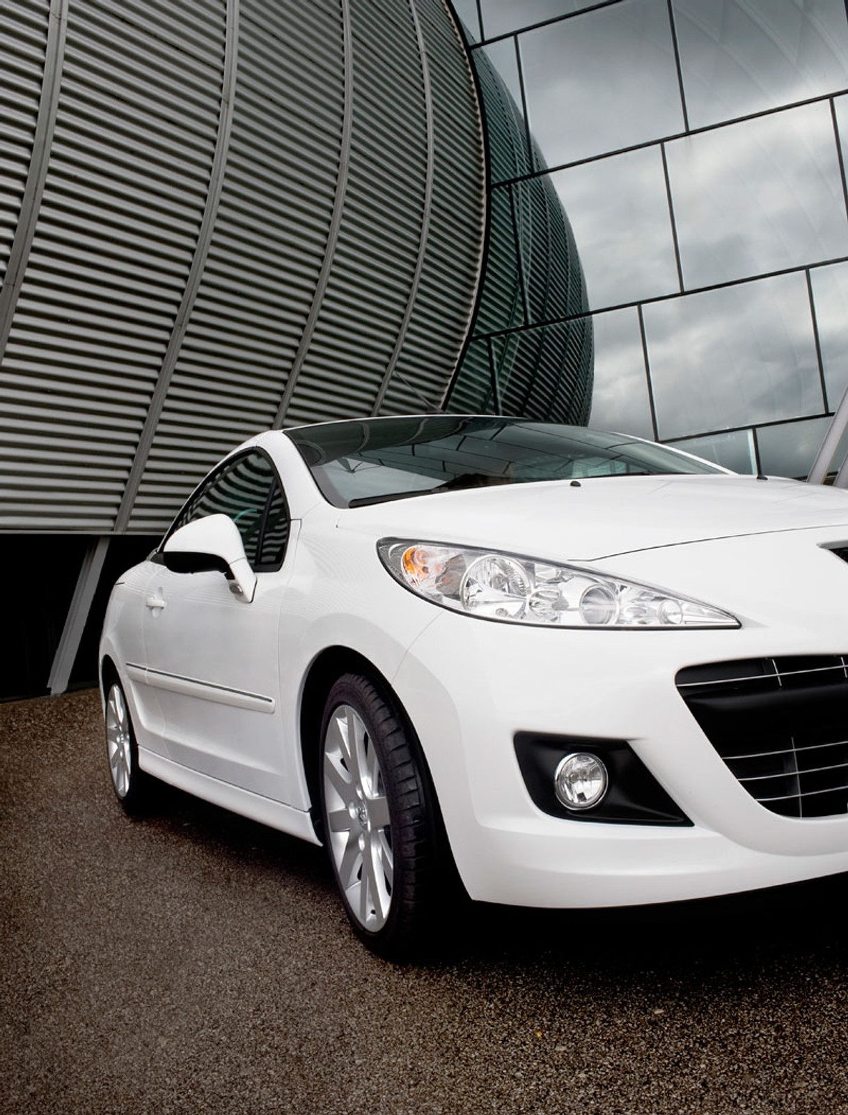 Peugeot 207 CC: świeży wiatr po faceliftingu