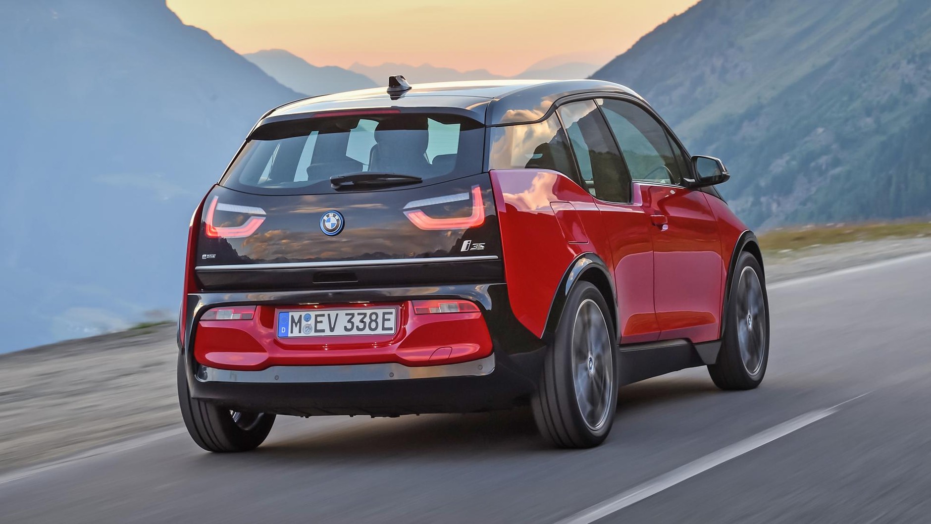 BMW i3S – elektryczny "hot hatch" nadjeżdża!