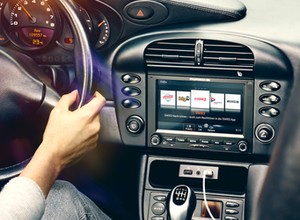 Nowoczesne multimedia dla klasycznych Porsche