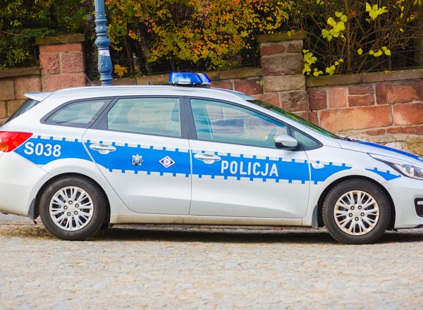 Policjanci pożalili się, że radiowozy są zepsute. Teraz "za karę" muszą kontrolować ich stan techniczny