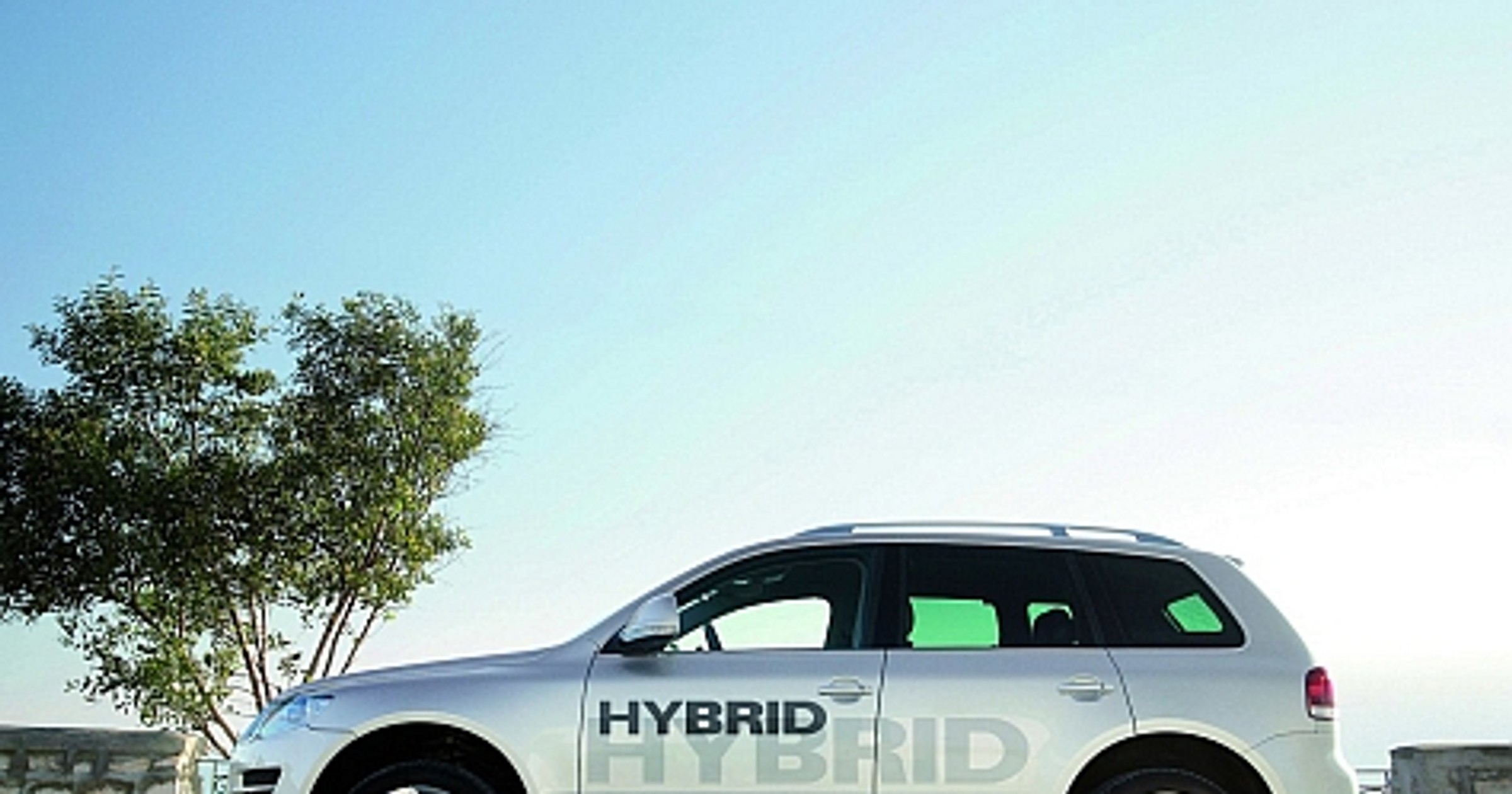 Volkswagen Touareg V6 TSI Hybrid - Nadjeżdża terenowa hybryda z Volfsburga