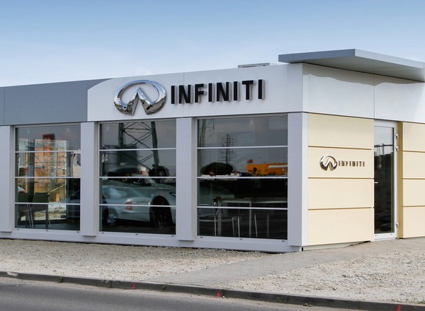 Najmniejszy salon Infiniti