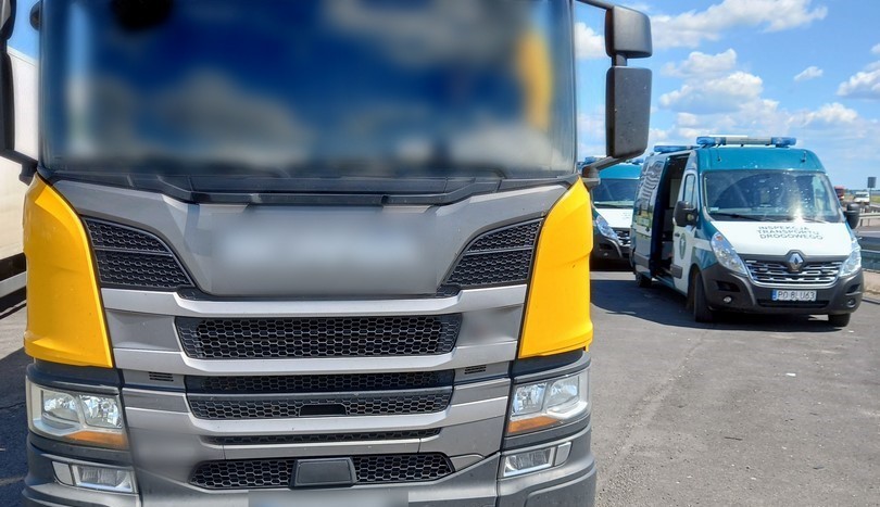 Solówka przewoziła zbyt dużo paszy