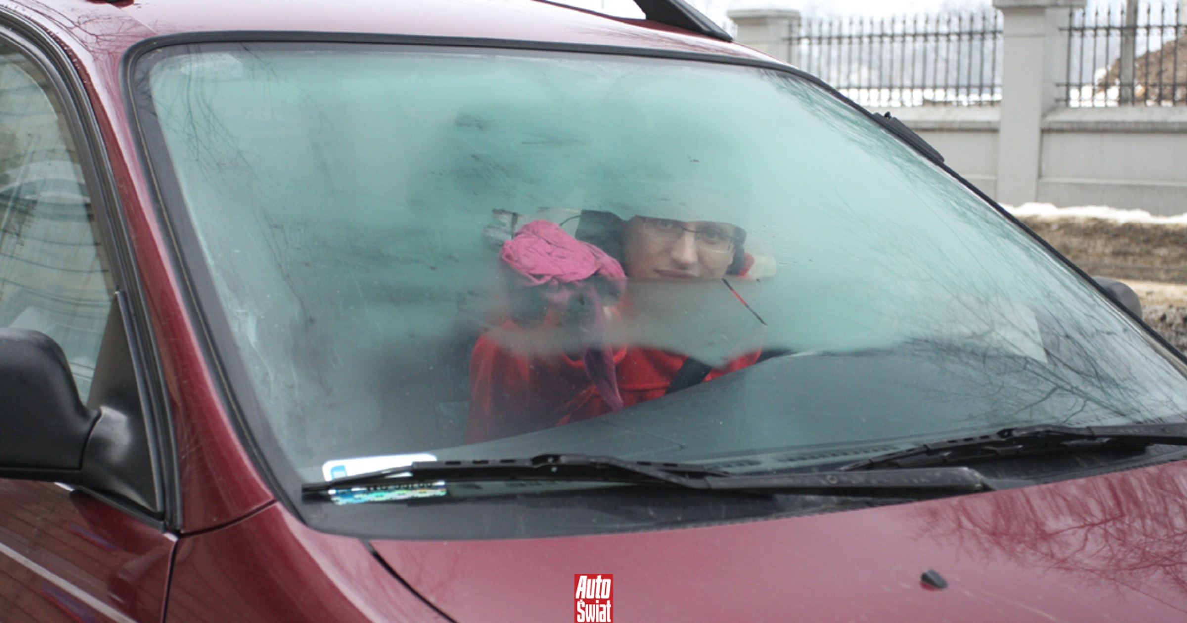 Osiem trików na jesień i zimę. Kierowcy je uwielbiają. Czy tobie też pomogą?