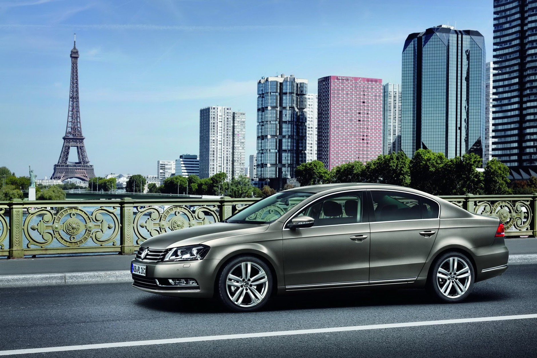 Volkswagen Passat B7 wjechał na salony