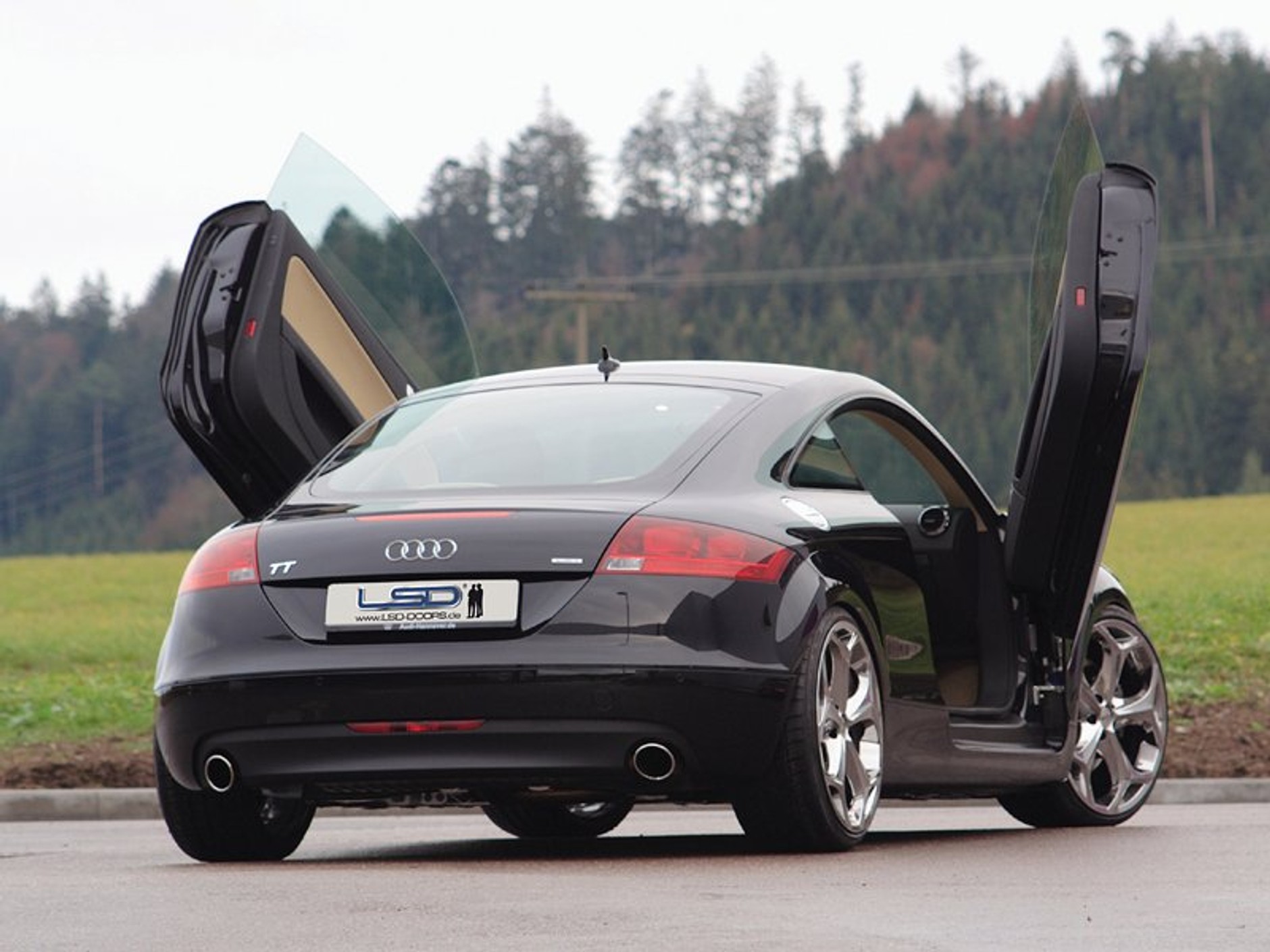 LSD Audi TT – ręce do góry