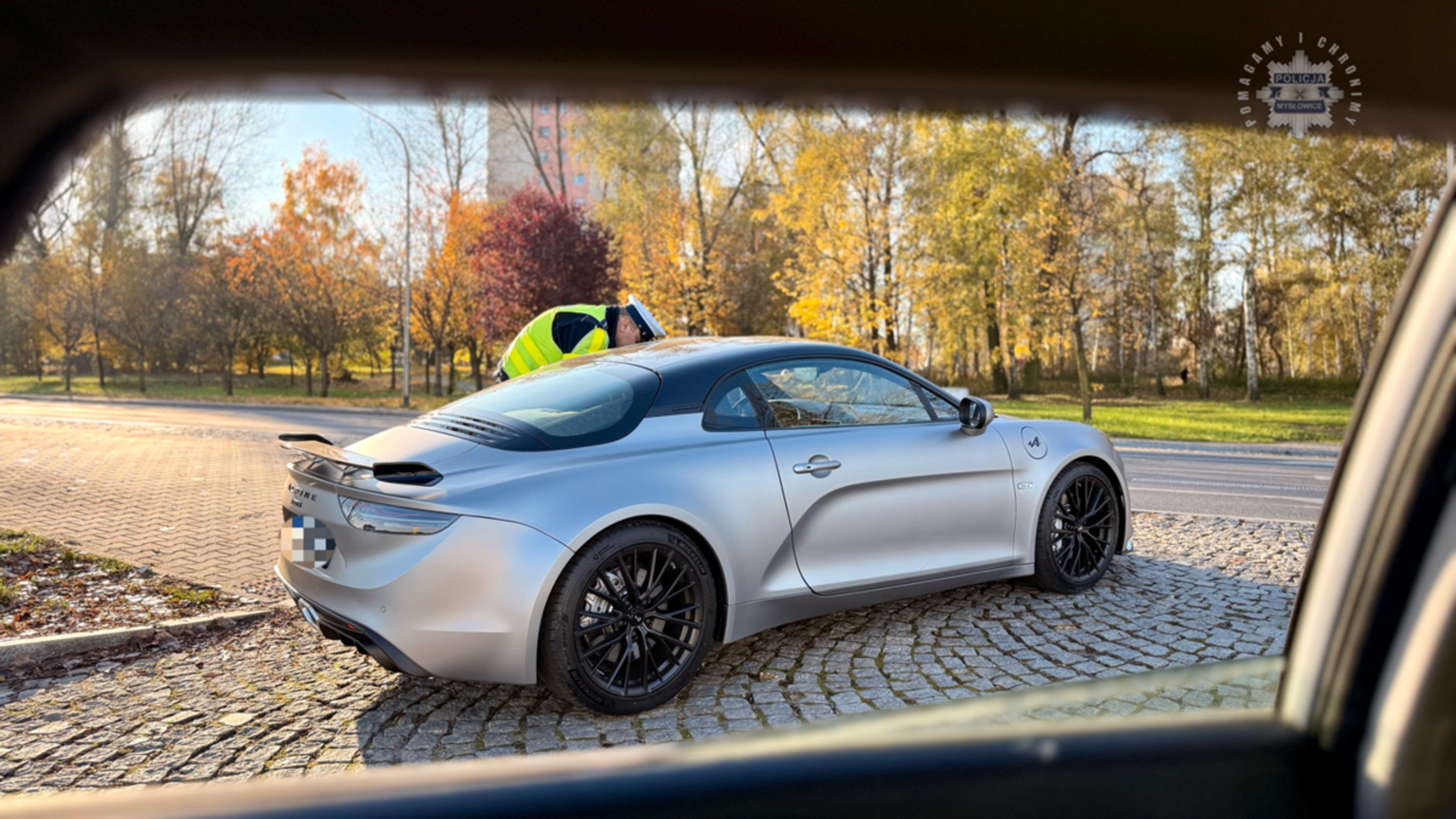 Policjanci podsumowali długi weekend. Kierowca wjechał pod niepodniesione zapory