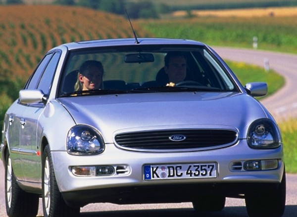 Ford Scorpio: limuzyna w cenie markowego skutera