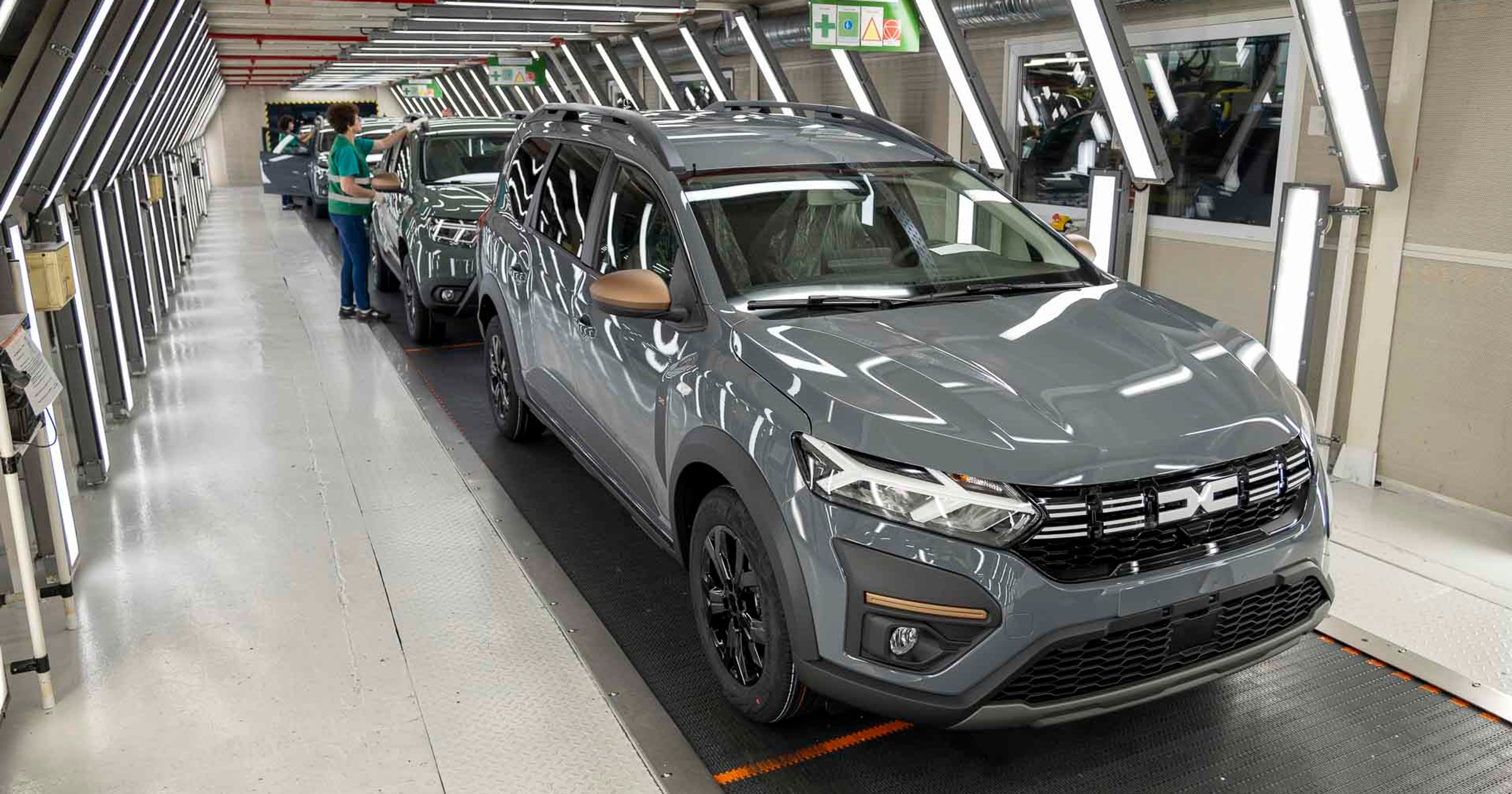 Fabryka Dacii w Rumunii - zdjęcie ilustracyjne