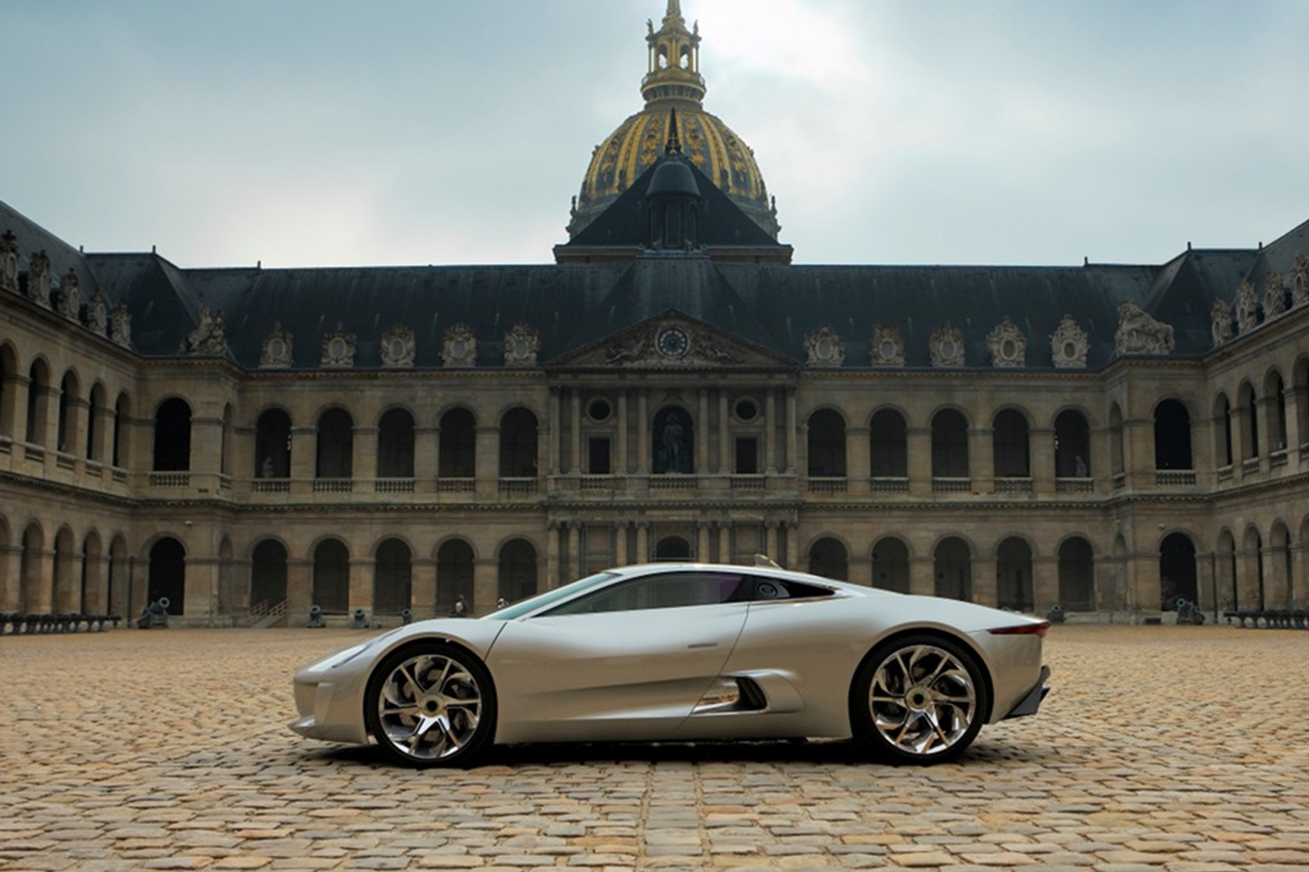 Supersportowy Jaguar trafi do produkcji