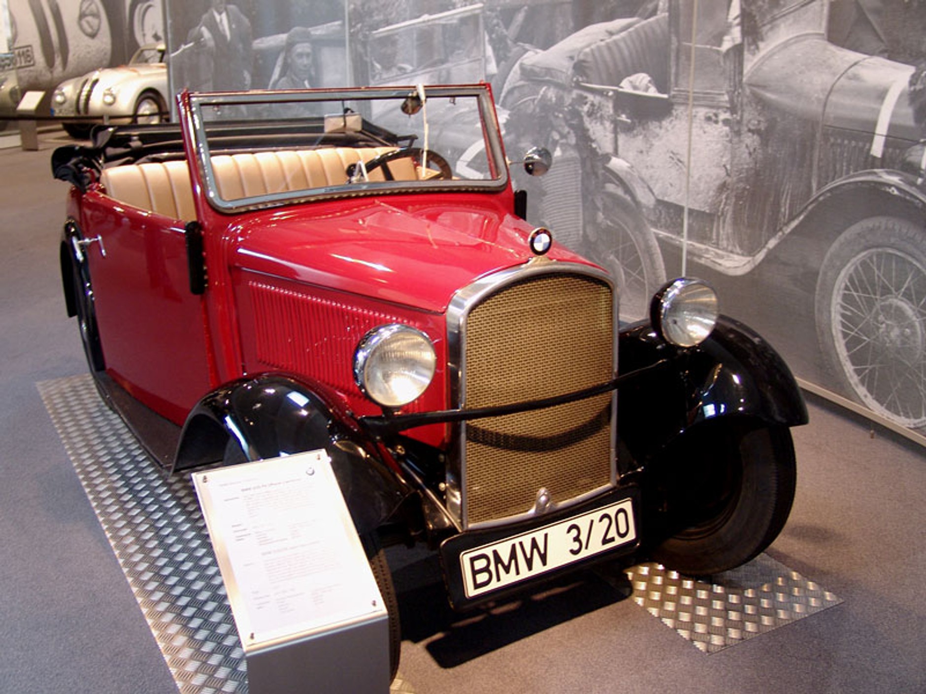 BMW: muzeum monachijskiej szachownicy