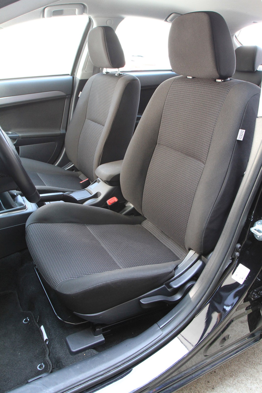 Mitsubishi Lancer Sportback: oto mistrz chłodnej kalkulacji