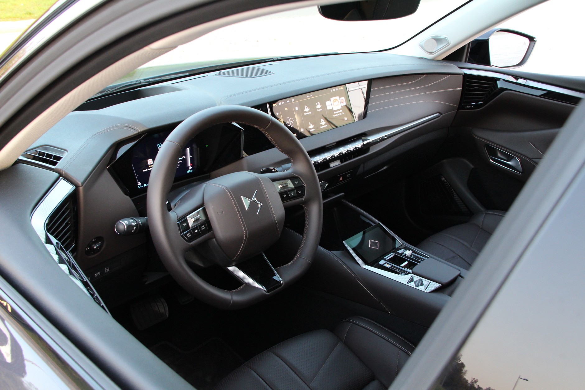 DS 4 PHEV Antoine De Saint Exupery