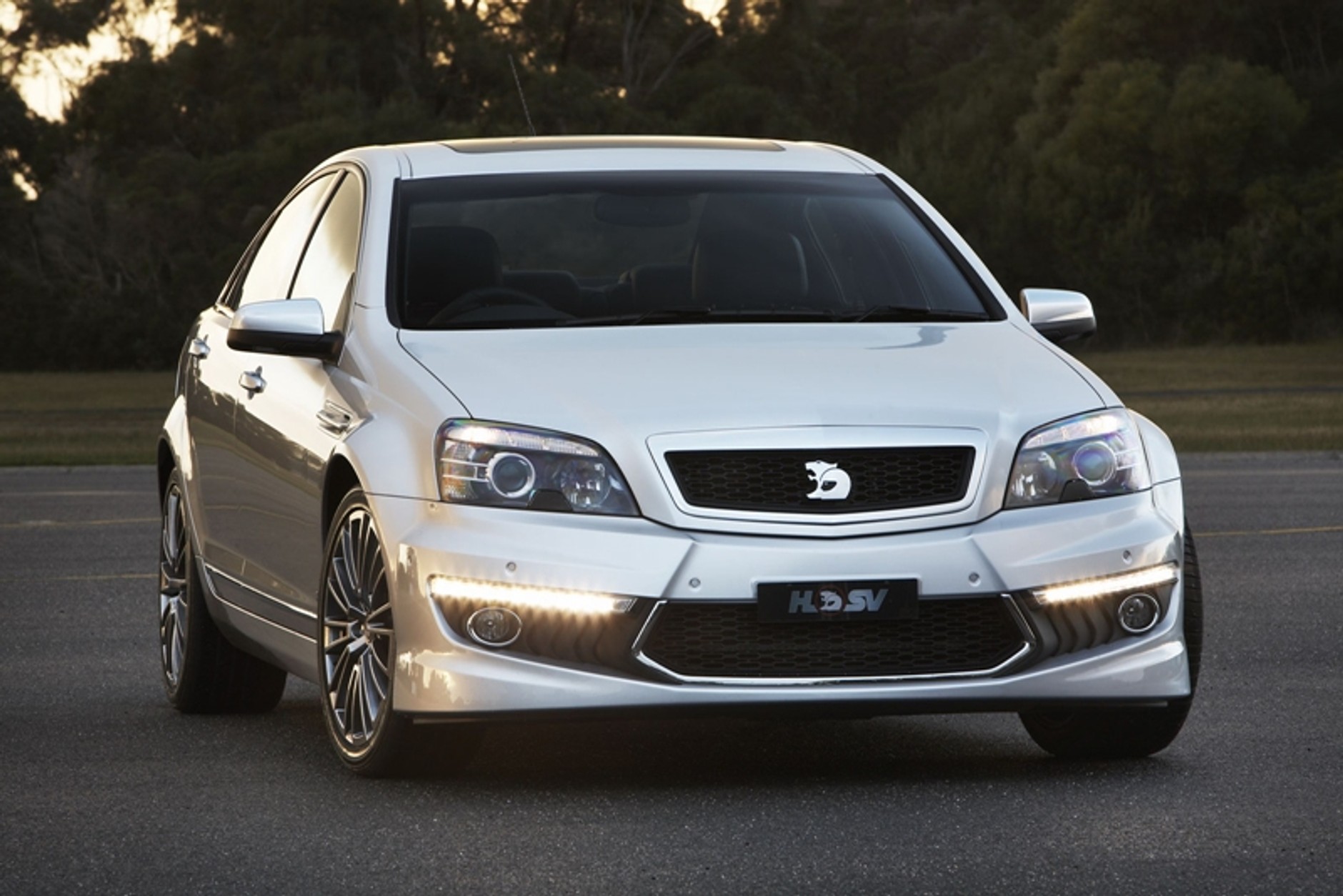 Holden Grange V8 to klasa S dla Aborygenów