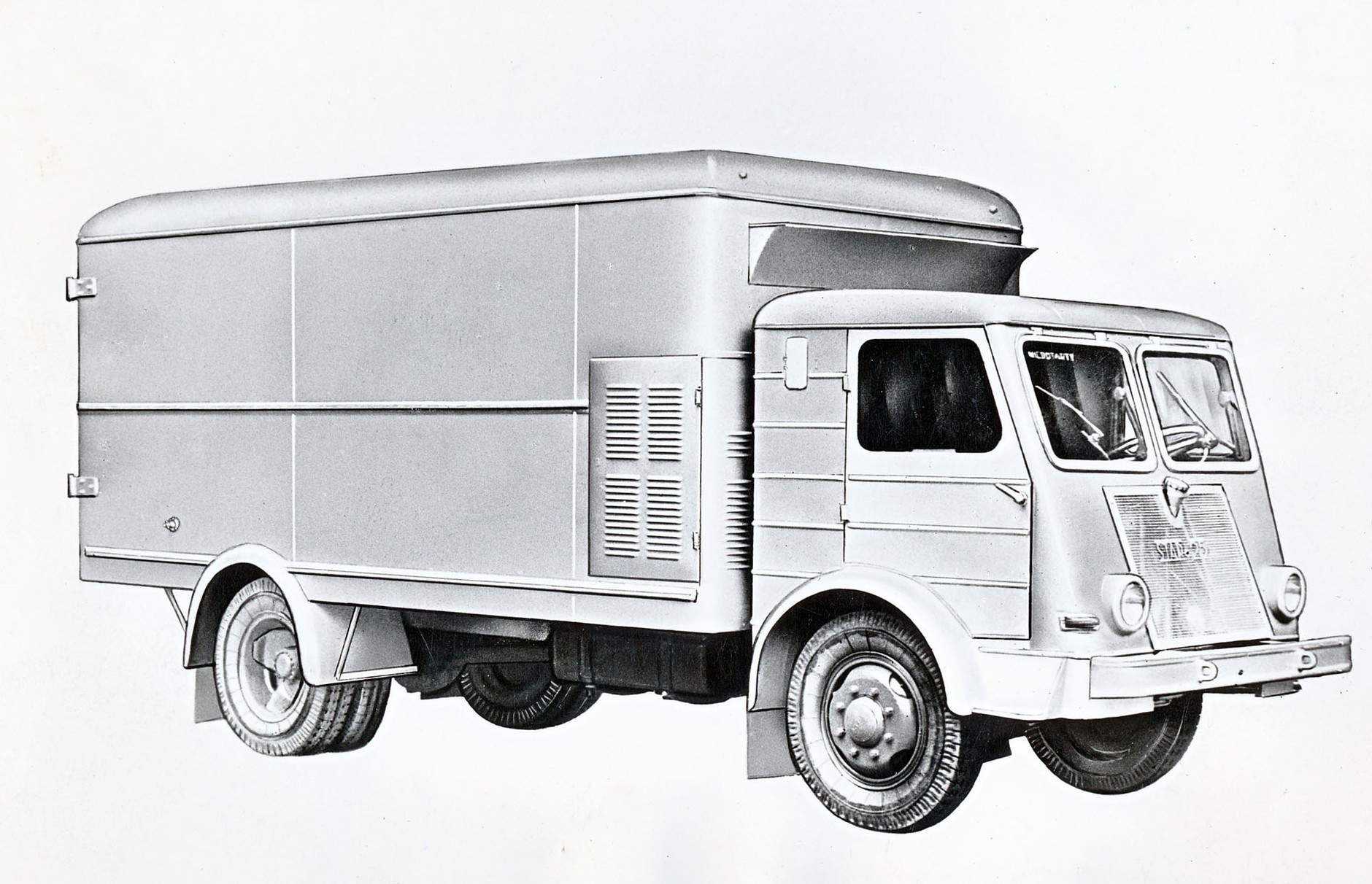 Chłodnia zbudowana na podwoziu Star-25