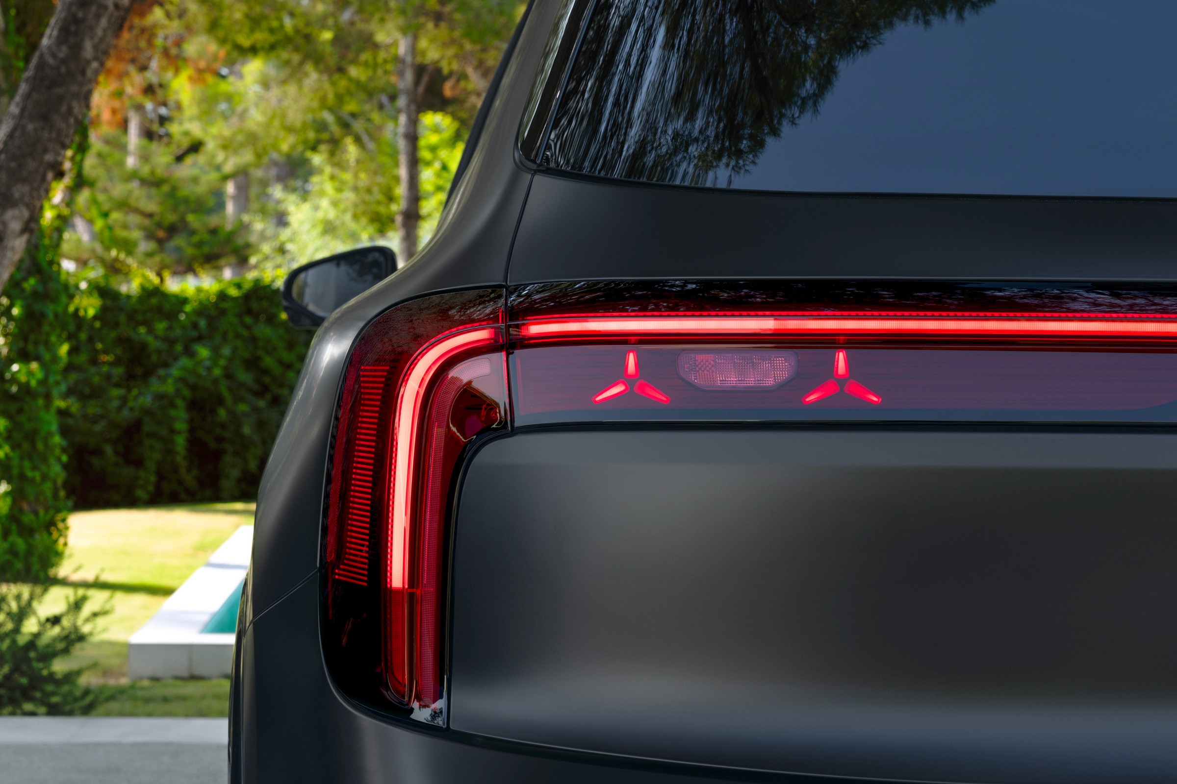 Nowy SUV Mercedesa bez tajemnic. Model GLB urósł i dostał nowe silniki