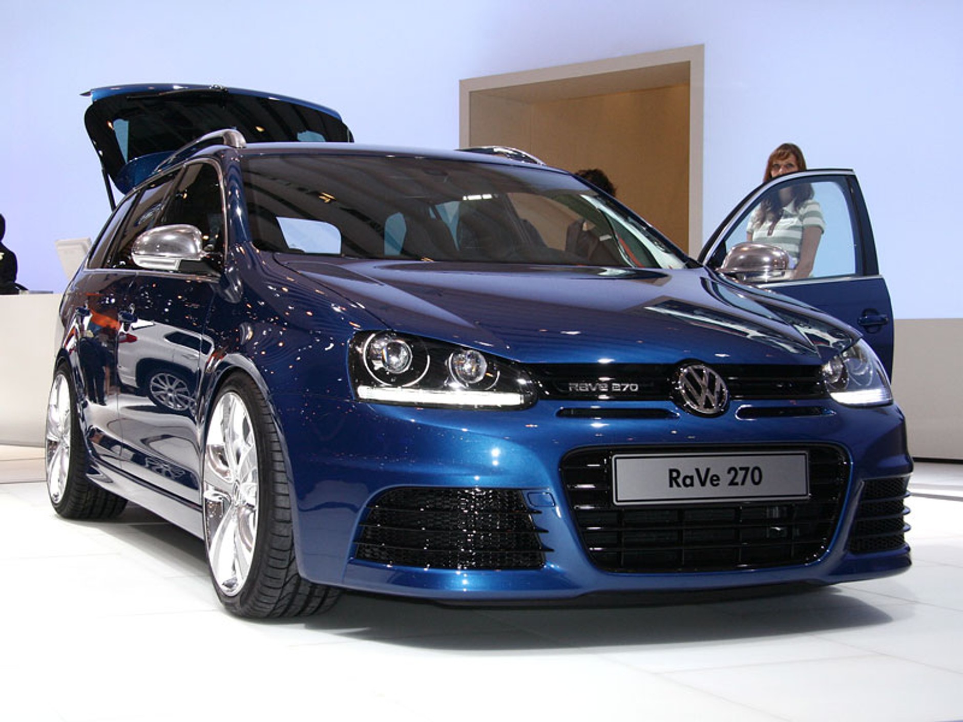 Essen Motor Show 2007: Volkswagen Golf Variant RaVe 270 – premiéra tuningowego konceptu