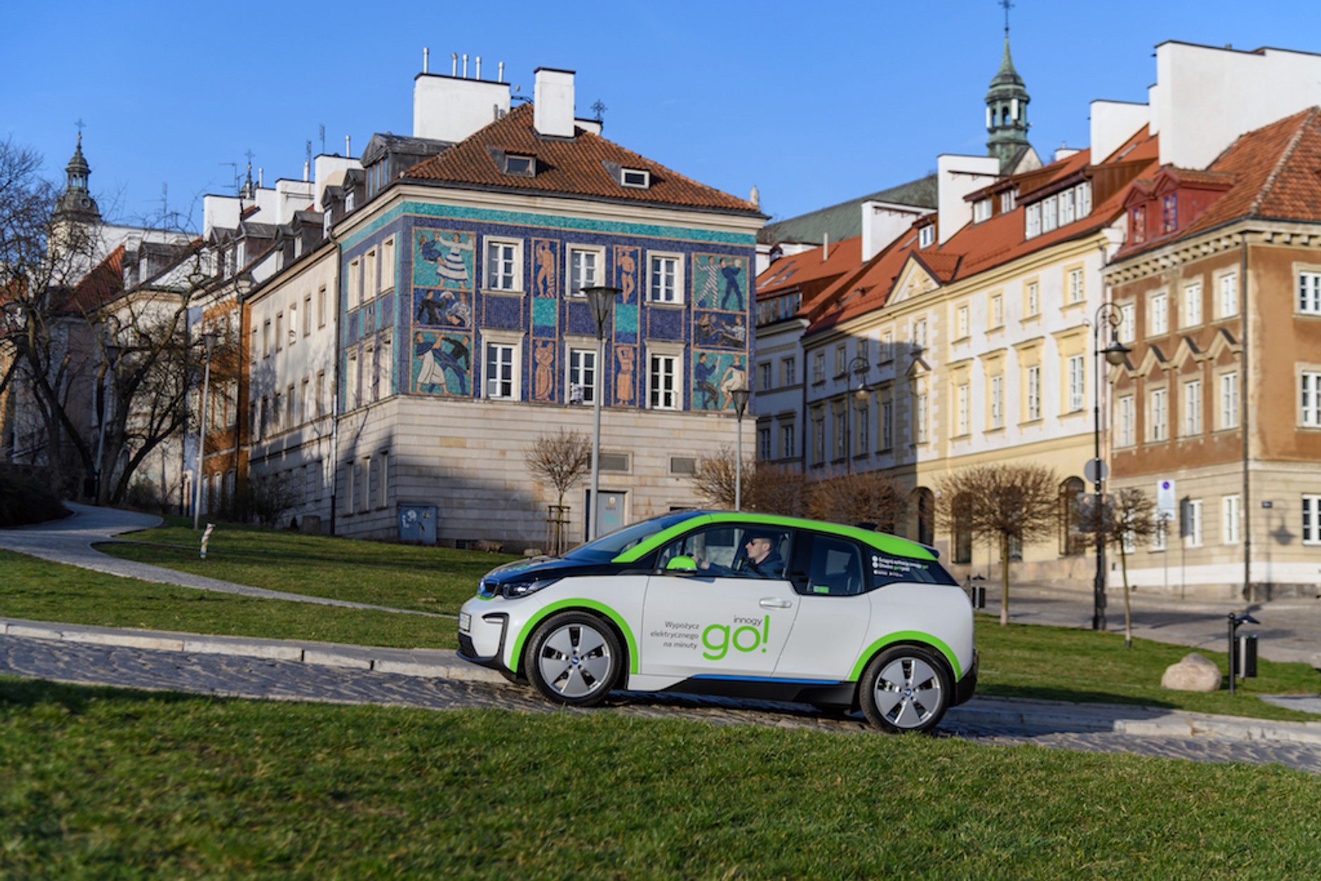 500 elektrycznych BMW i3 do wynajęcia w Warszawie