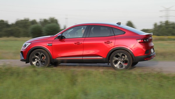 Renault Arkana E-Tech 145 Hybrid – stylowo i oszczędnie