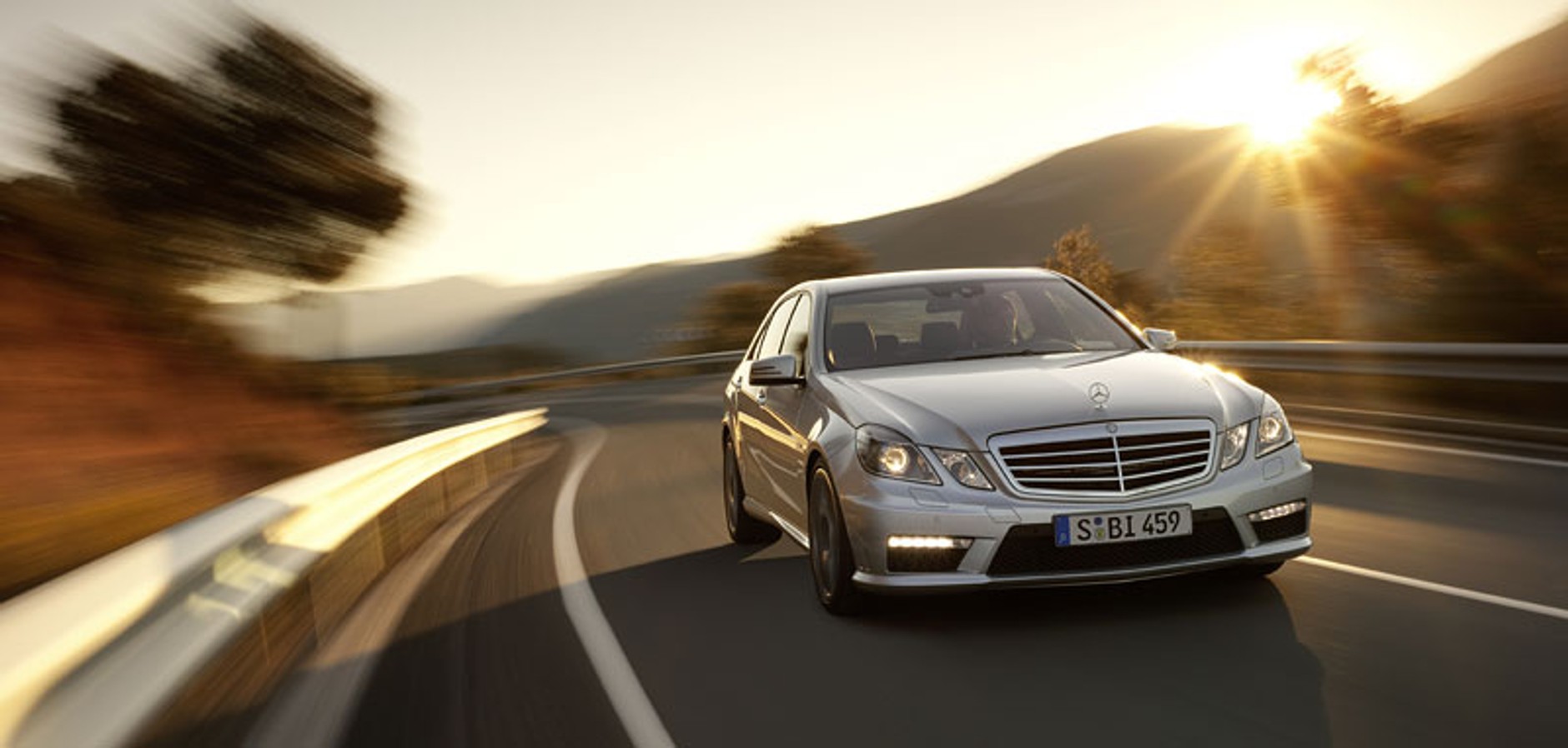 Mercedes-Benz E 63 AMG: pierwsze oficjalne zdjęcia i informacje