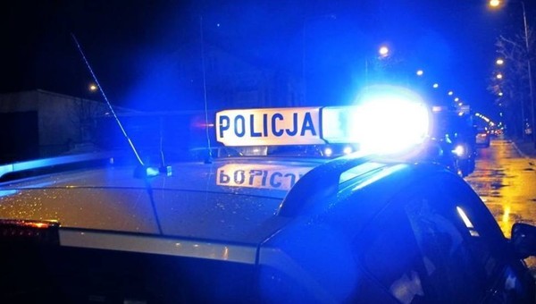 Policjanci w BMW ustawili się do nielegalnego wyścigu. Zaskoczyli uczestników