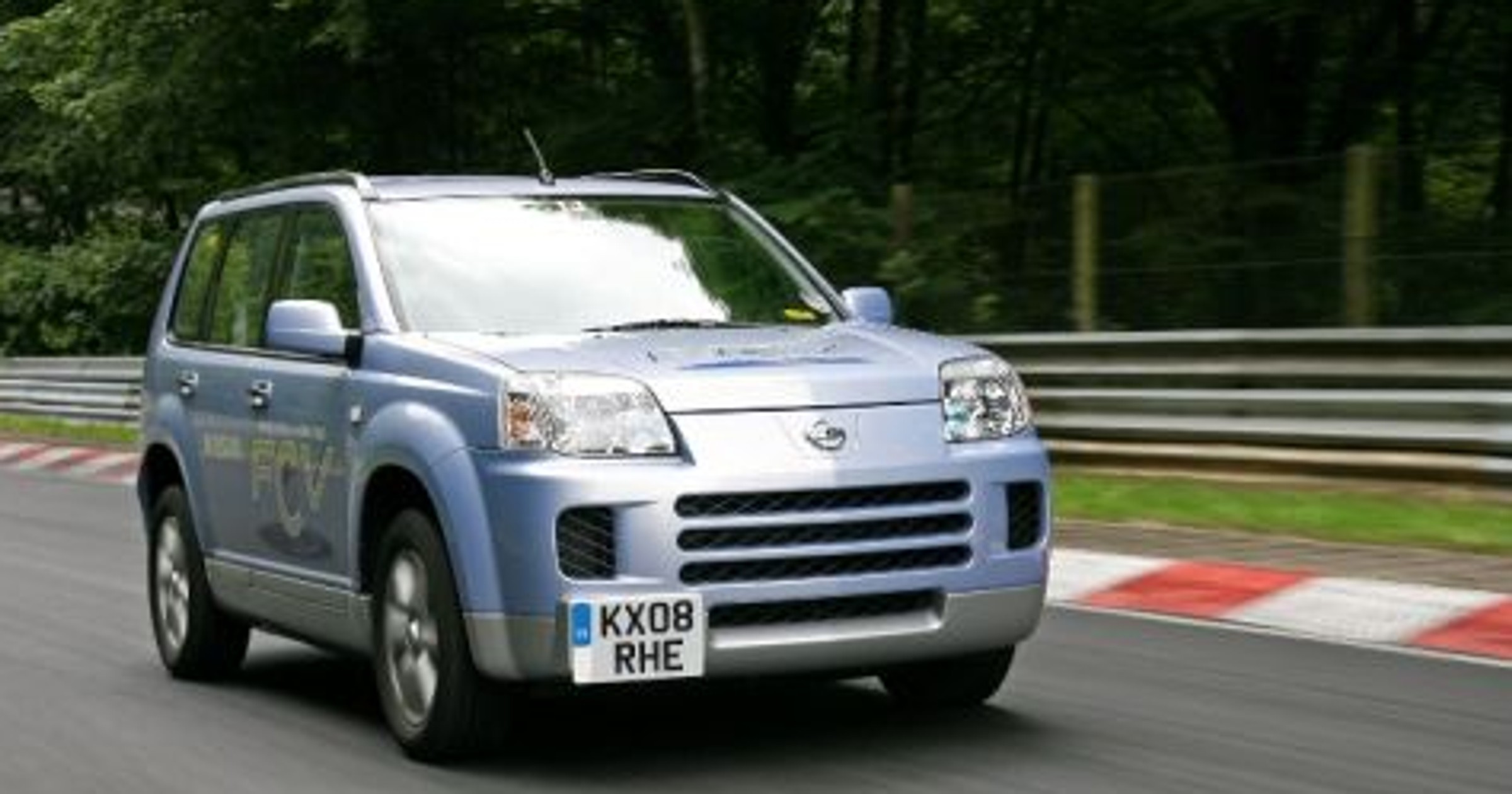 Nissan X-Trail FCV - Ekologicznie w teren?