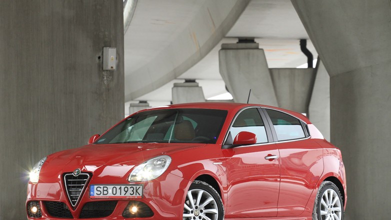 Alfa Romeo Giulietta z fabryczną instalacją LPG. Czy warto jeździć na gazie?