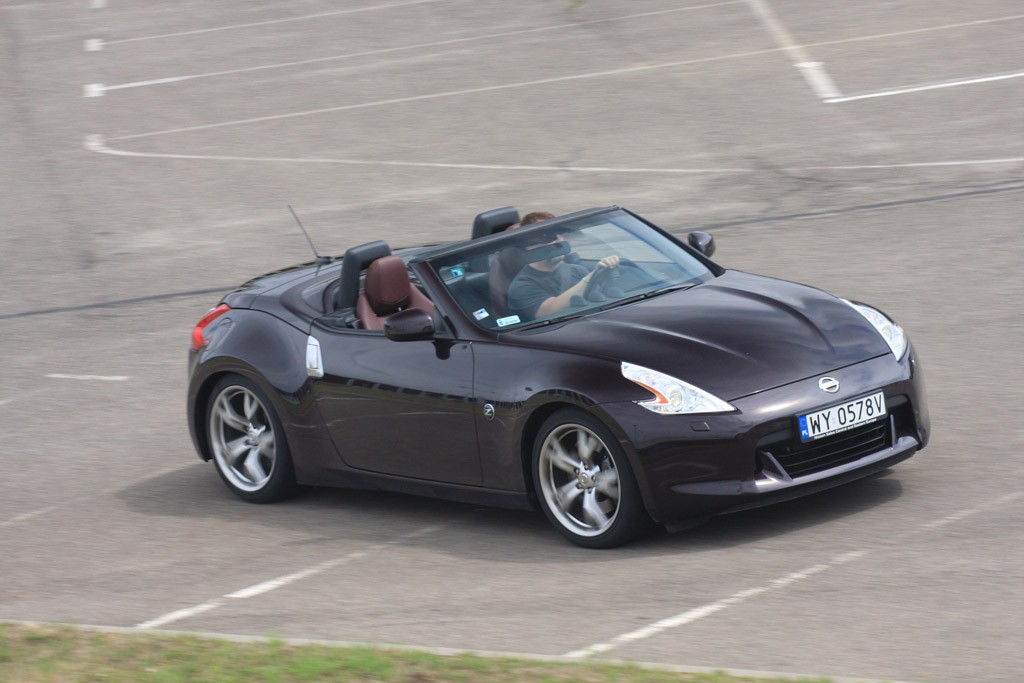 Nissan 370Z Roadster: ogniste cabrio dla prawdziwego twardziela