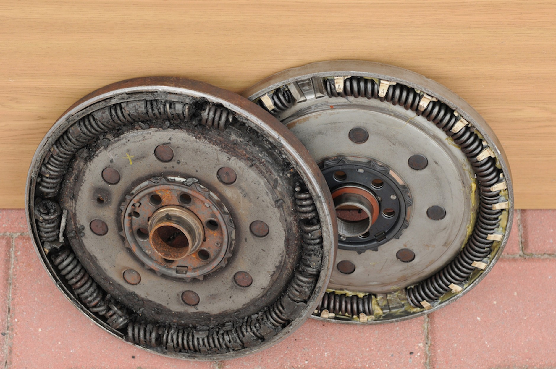 Dwumasowe koło zamachowe