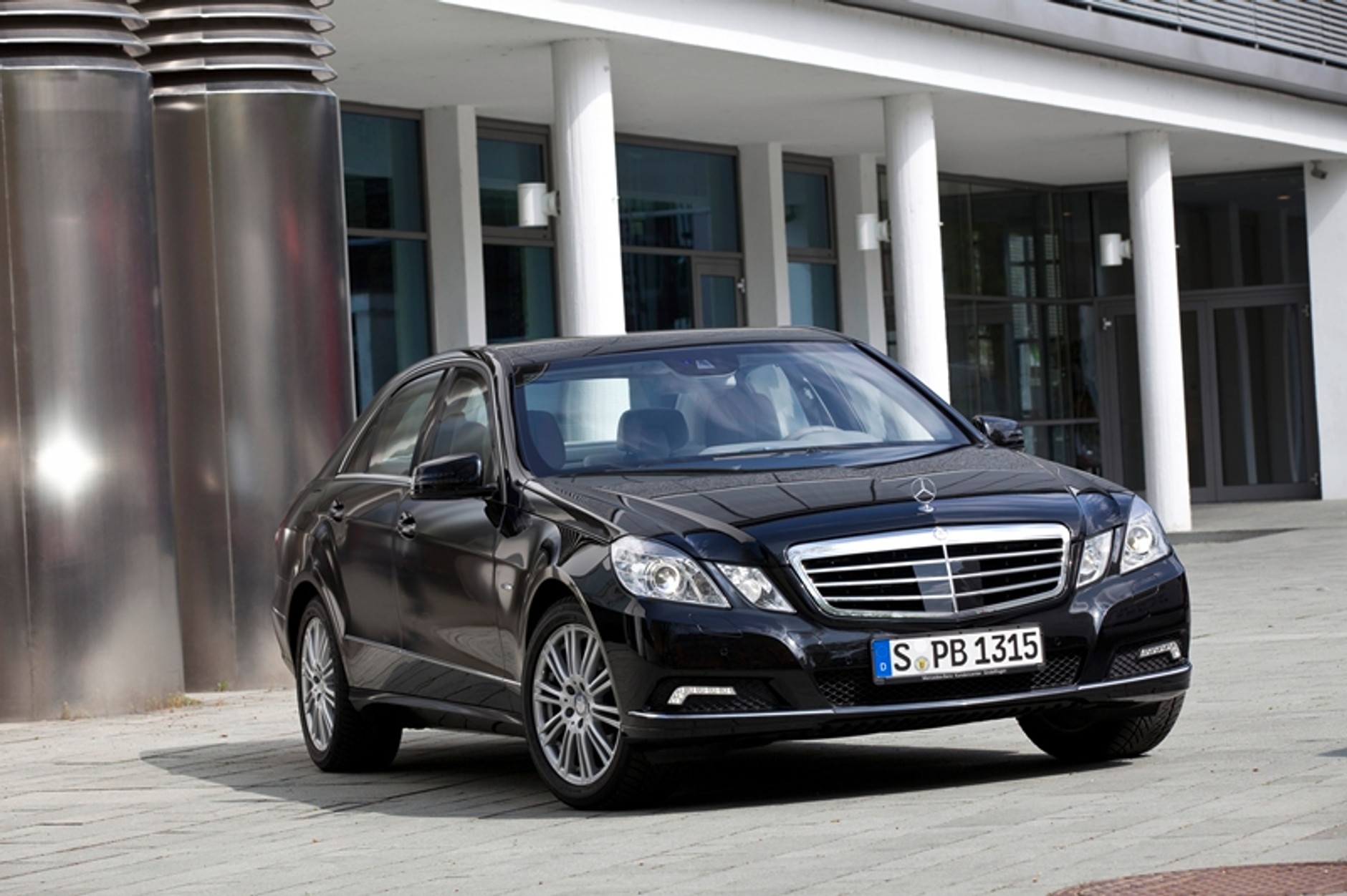 Opancerzone Mercedesy dla nielubianych