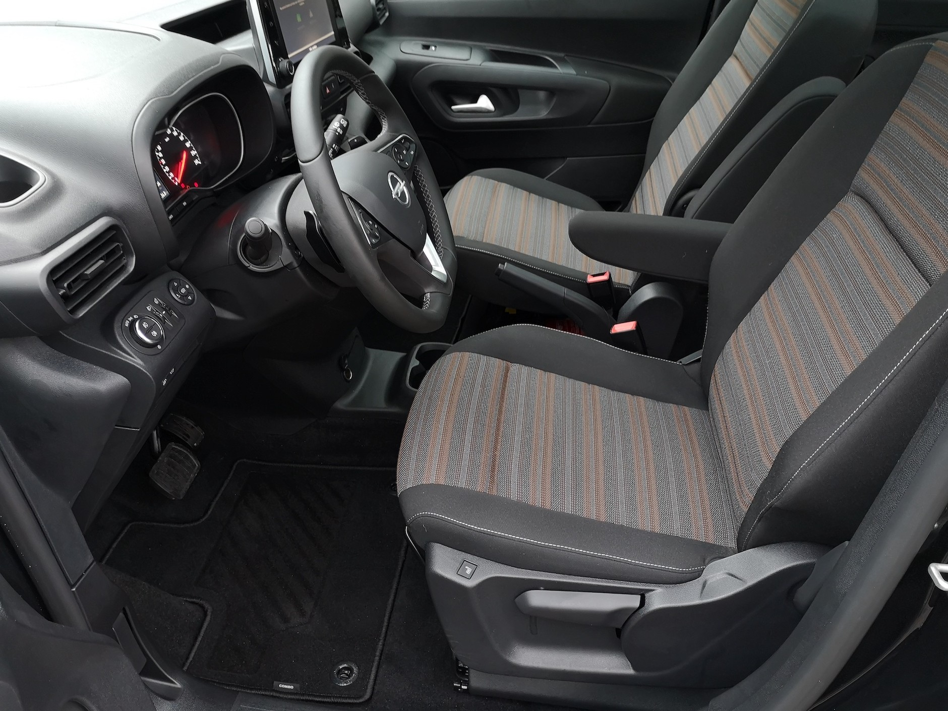 Opel Combo Life 1.5 AT8