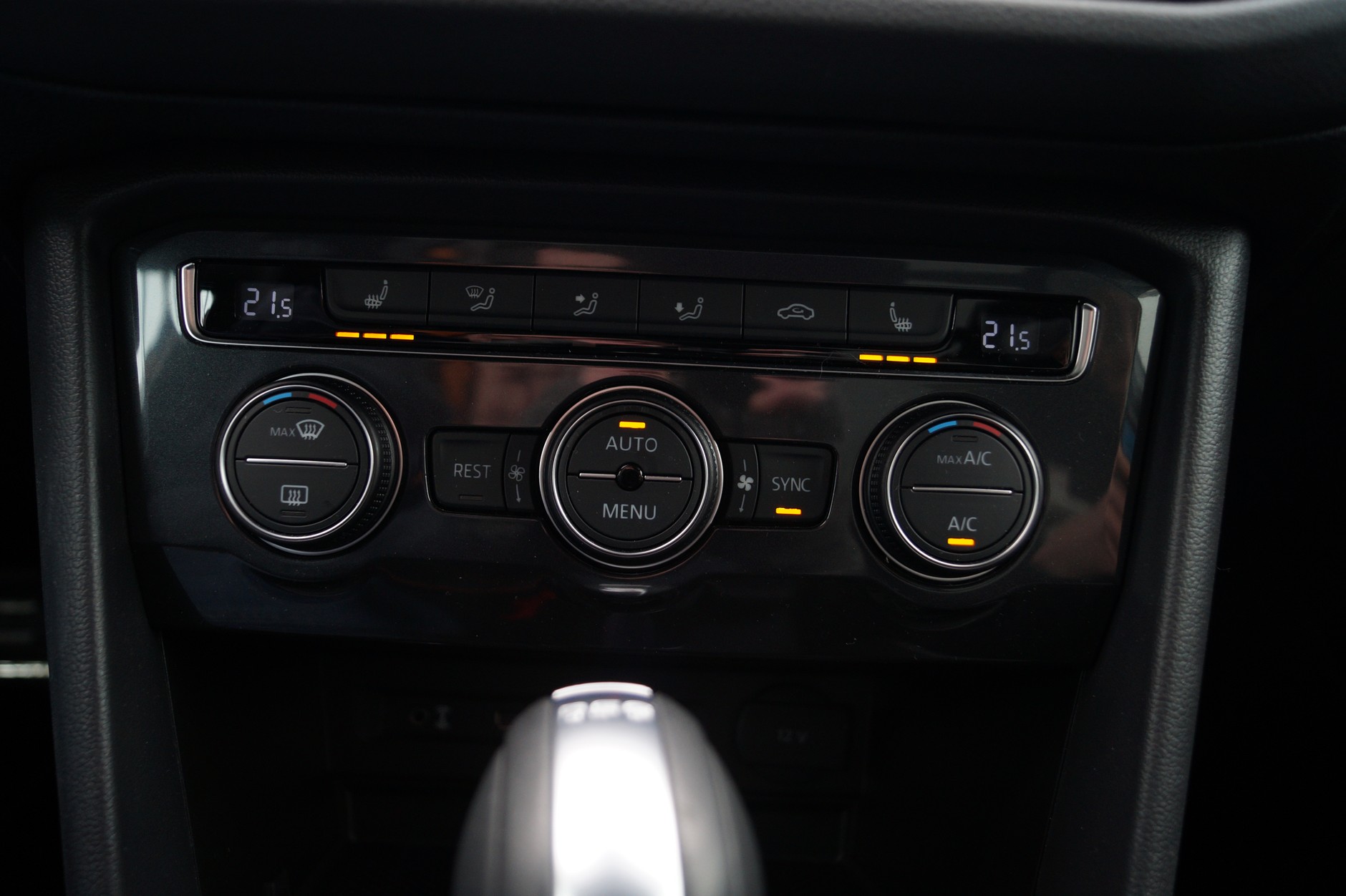 Volkswagen Tiguan 240 KM