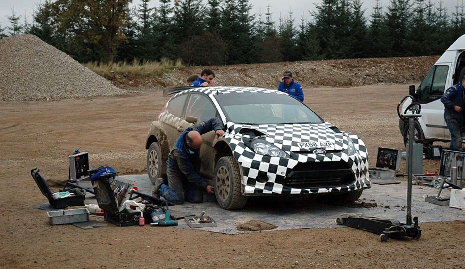 Ford Fiesta Super 2000: rozgrzewka w Szkocji, homologacja w styczniu