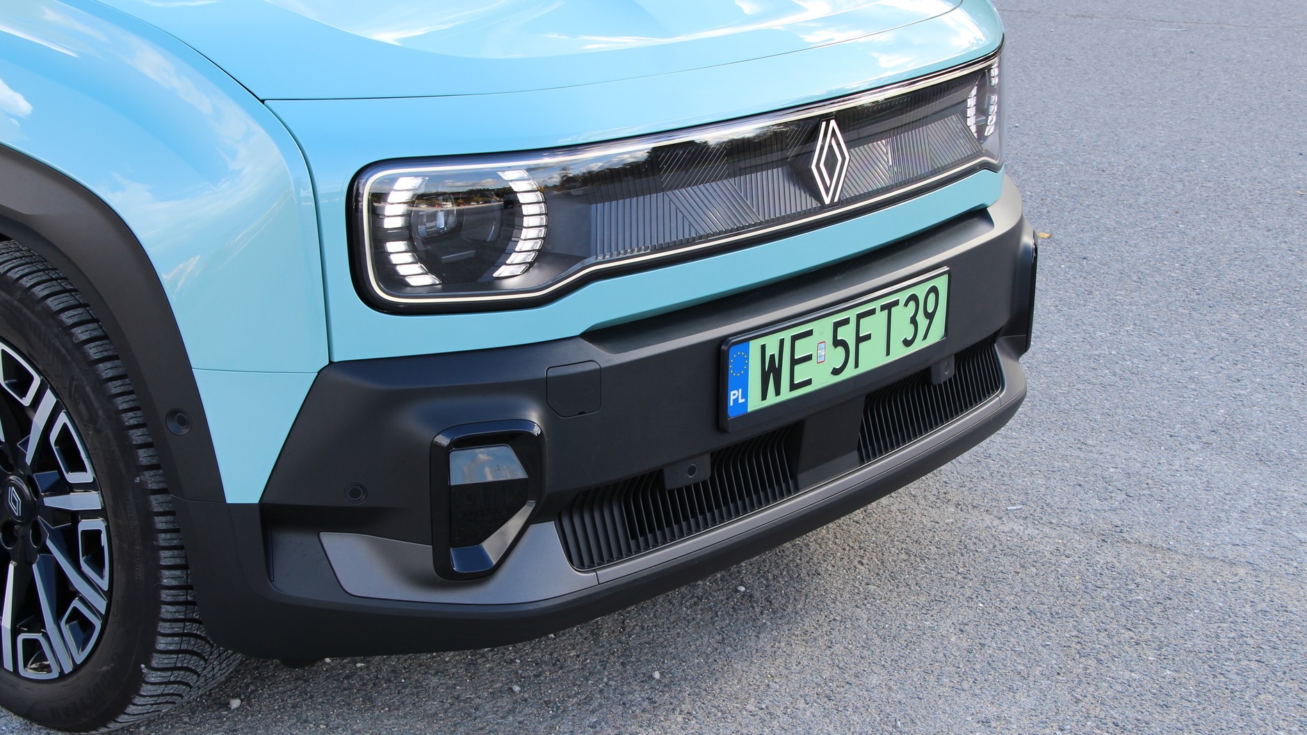 Renault 4 E-Tech Iconic