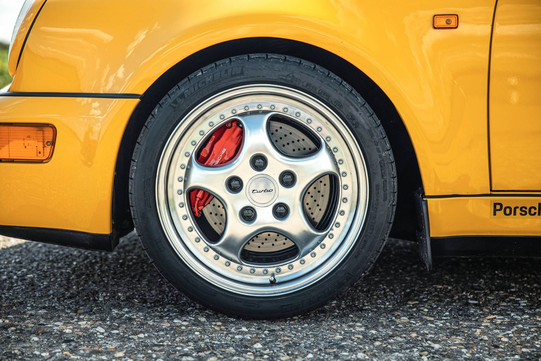 Porsche 911 Turbo (965)