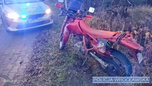 Motocyklista nie zareagował na sygnały policjanta. Sprawdzenie bazy danych wszystko wyjaśniło