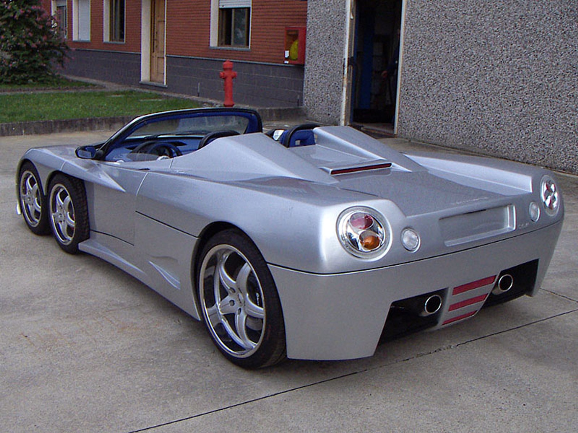 Covini C6W: supersport na sześciu kołach