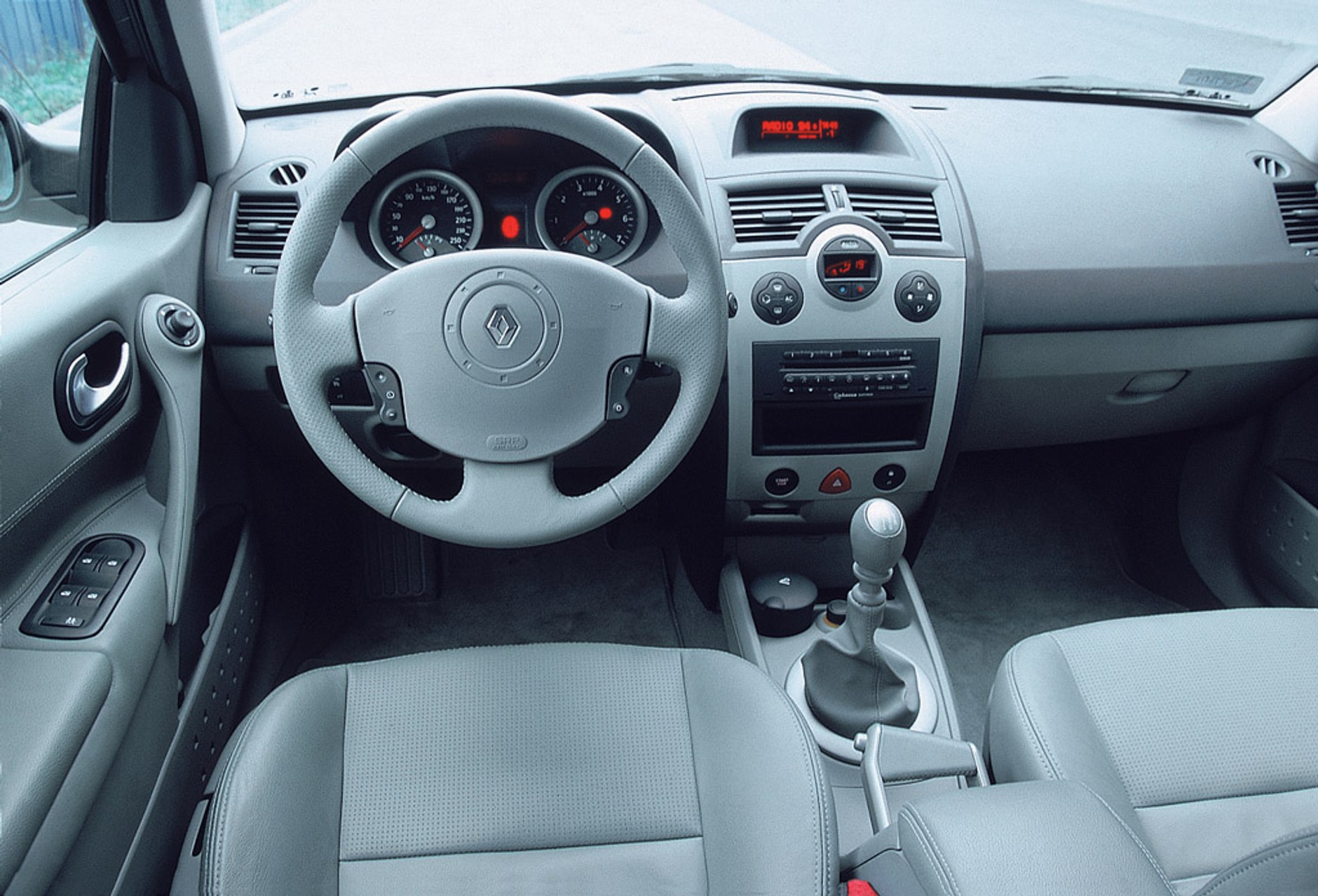 Renault Megane II: mała cena, duży kufer, średnia trwałość