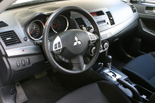Mitsubishi Lancer 1.8 Intense - Sportowiec z wyglądu