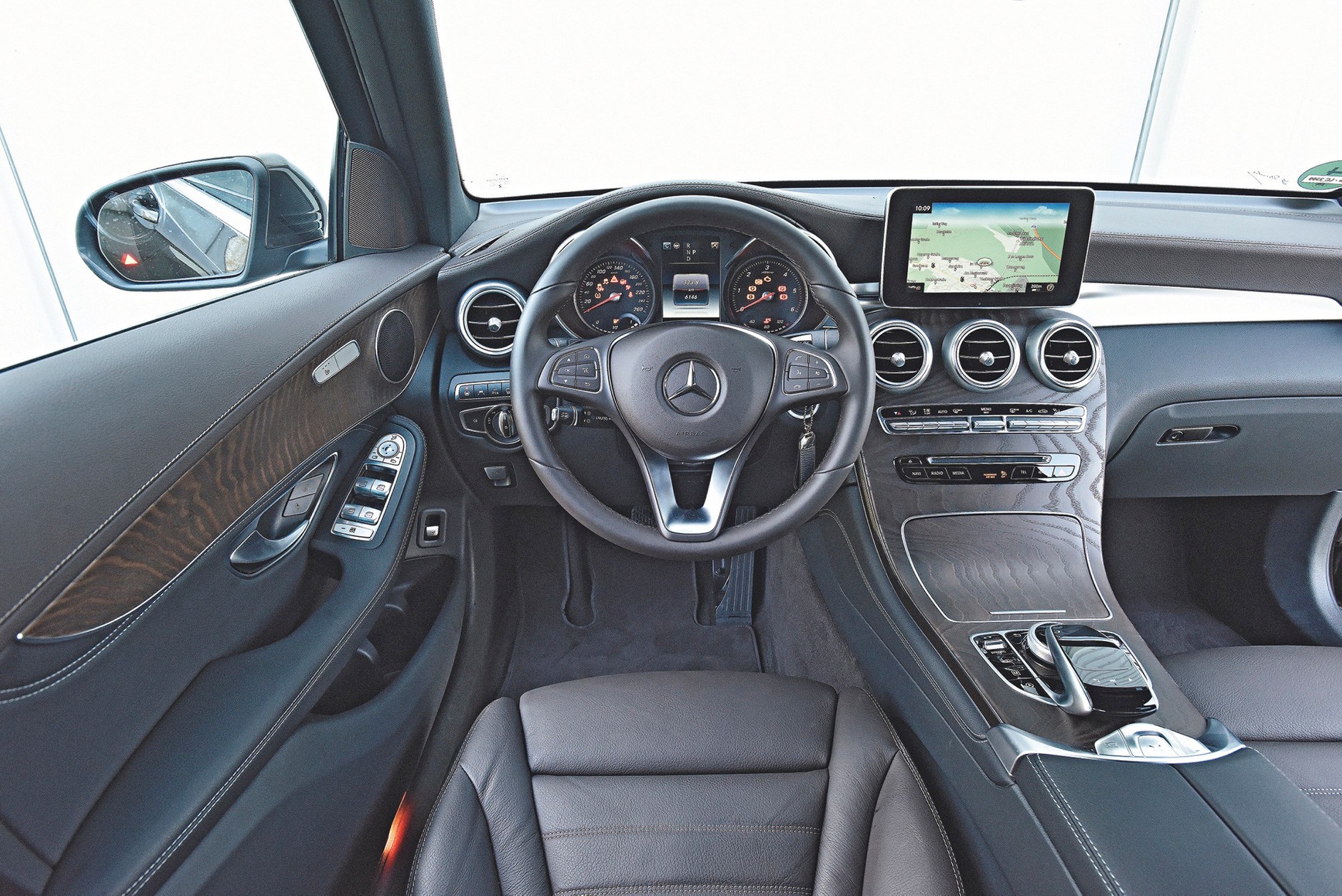 Alfa Romeo Stelvio vs. Audi Q5, BMW X3, Mercedes GLC i Volvo XC60 - 5 wszechstronnych diesli